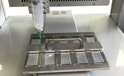 自動點膠固化一體機(jī) 自動點膠固化一體機(jī)